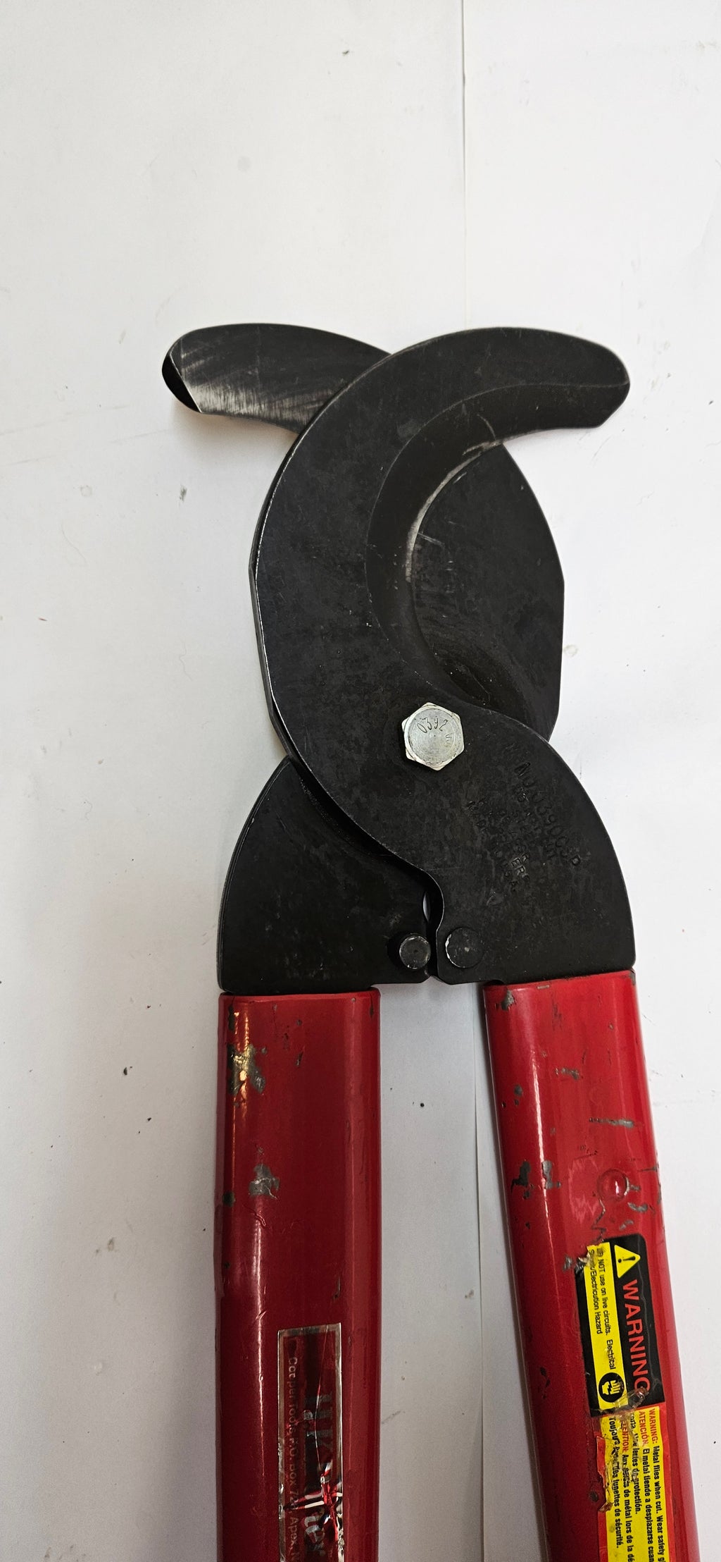 CRESCENT HK PORTER 0390CSP COMMUNICATIONS CABLE CUTTER, SHEAR-CUT, STEEL HANDLE, RUBBER GRIP, 37" (ITEM B)