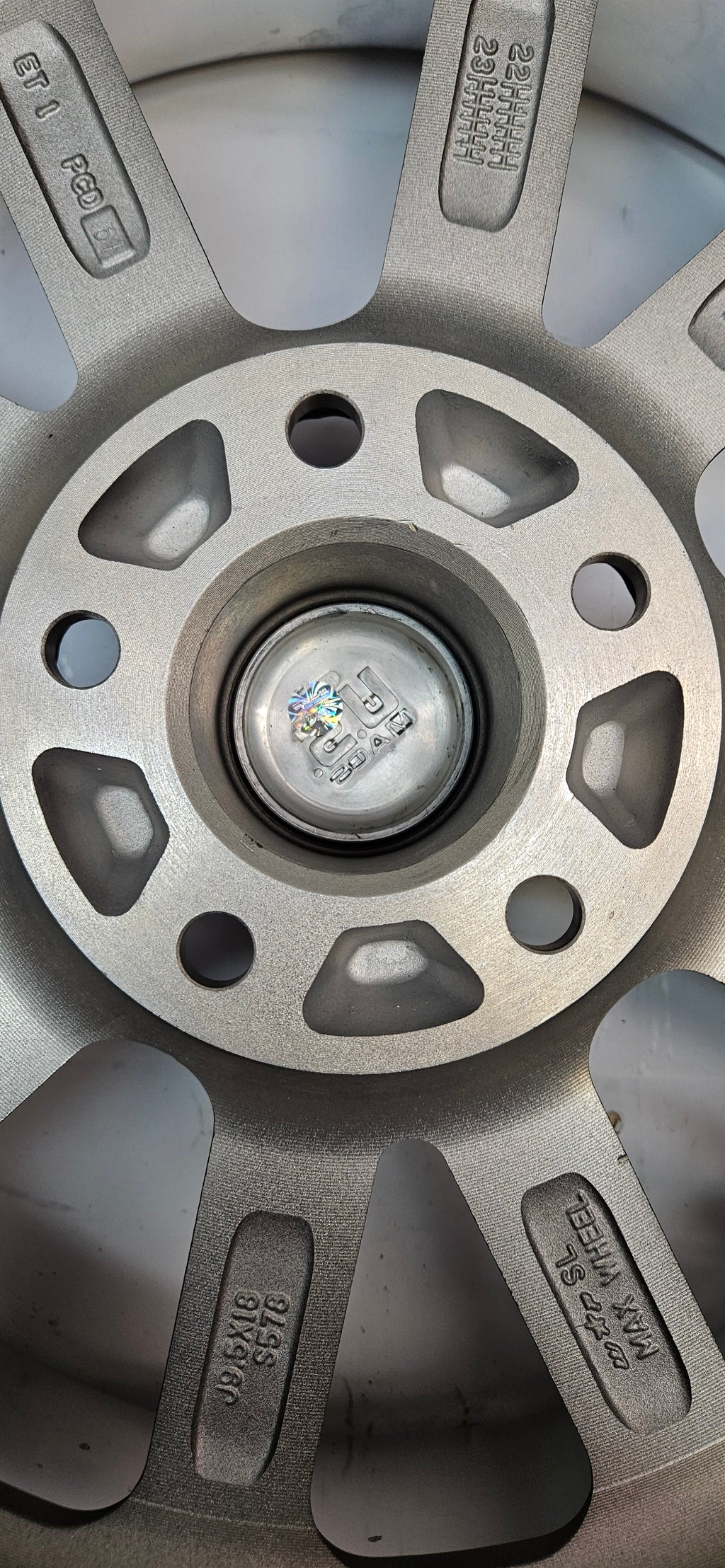 US MAGS U110 RAMBLER CHROME PLATED 18X9.5 SIZE 5X114.3 BOLT PATTERN 5.29 BACKSPACE U11018956552