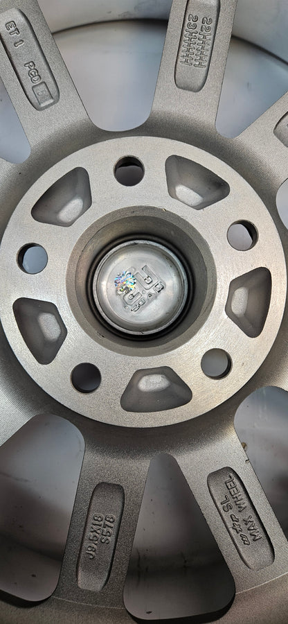 US MAGS U110 RAMBLER CHROME PLATED 18X9.5 SIZE 5X114.3 BOLT PATTERN 5.29 BACKSPACE U11018956552