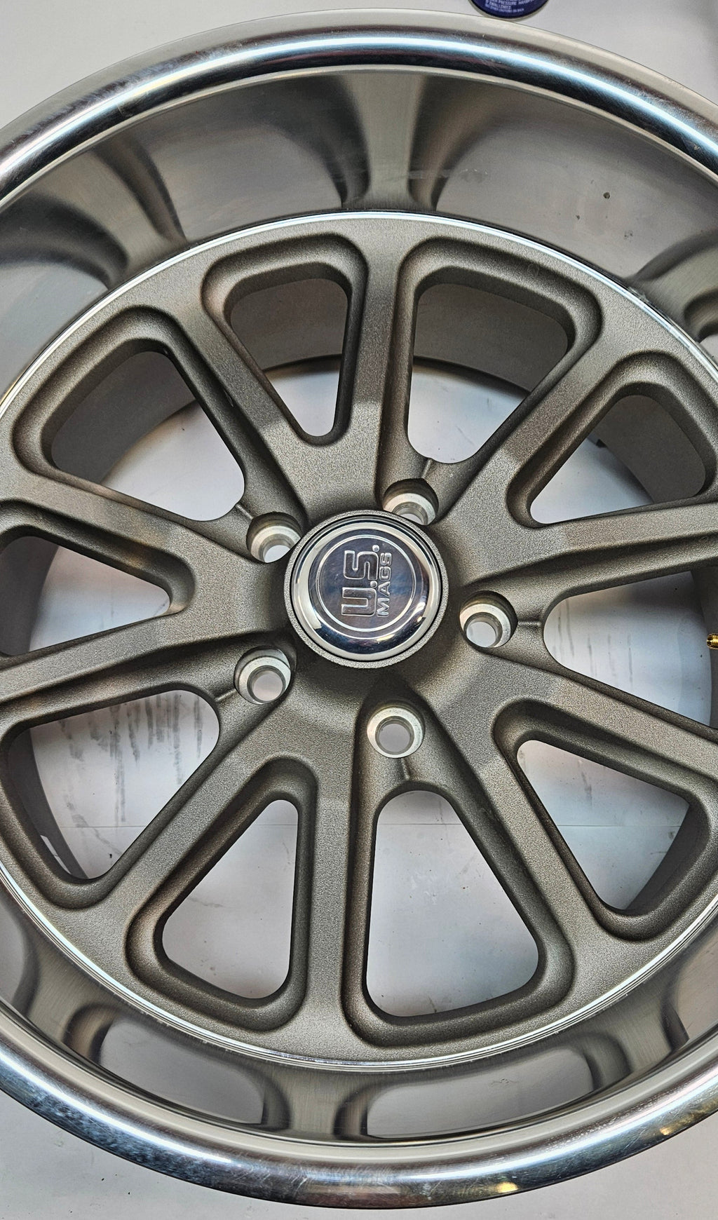 US MAGS U110 RAMBLER CHROME PLATED 18X9.5 SIZE 5X114.3 BOLT PATTERN 5.29 BACKSPACE U11018956552