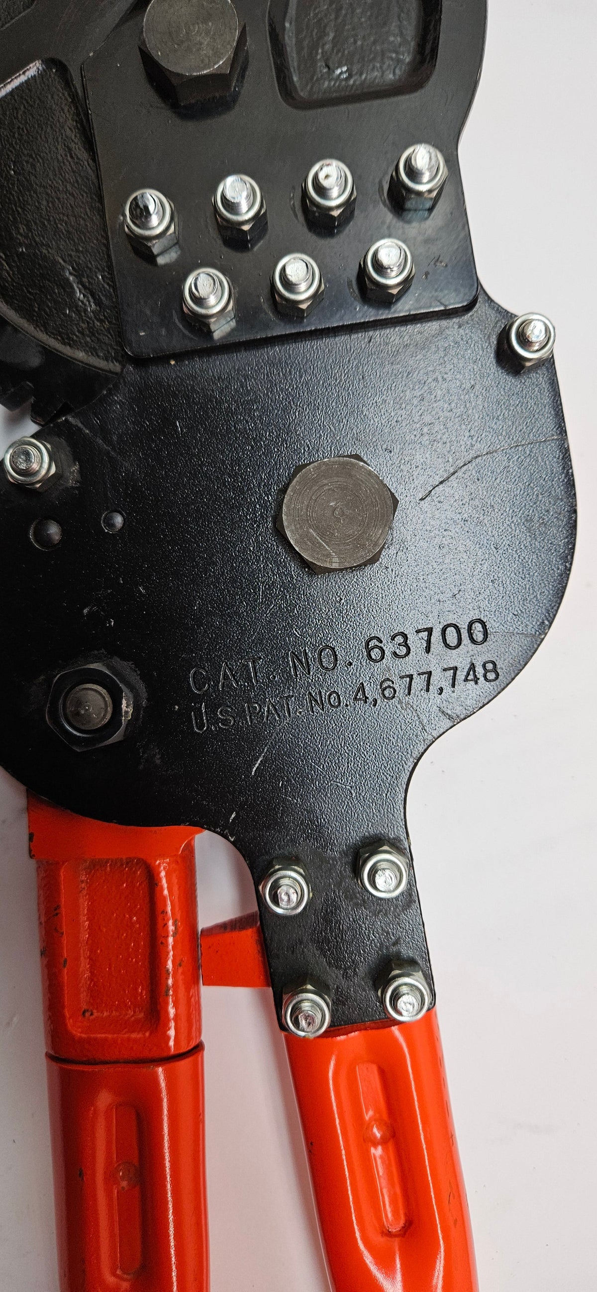 KLEIN TOOLS 63700 HEAVY DUTY RATCHETING CABLE CUTTER, CUTS STEEL AND ACSR, 36" LONG (ITEM B)