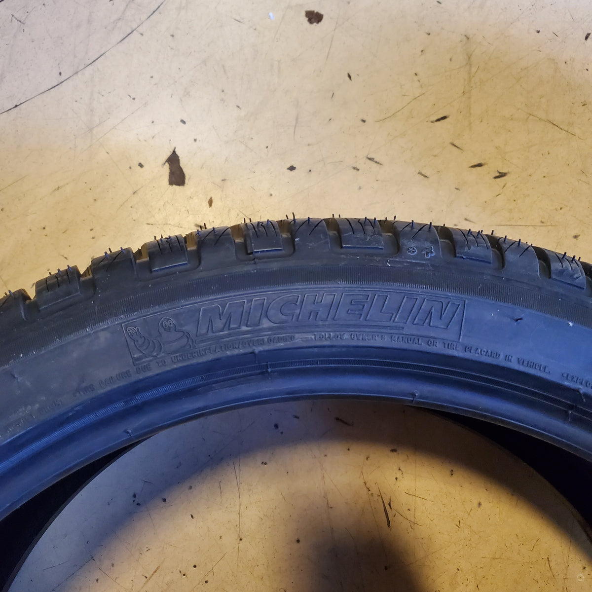 NOS MICHELIN PILOT ALPIN PA4 BMW BSW P 235 40 18 95V XL WINTER TIRE 78197