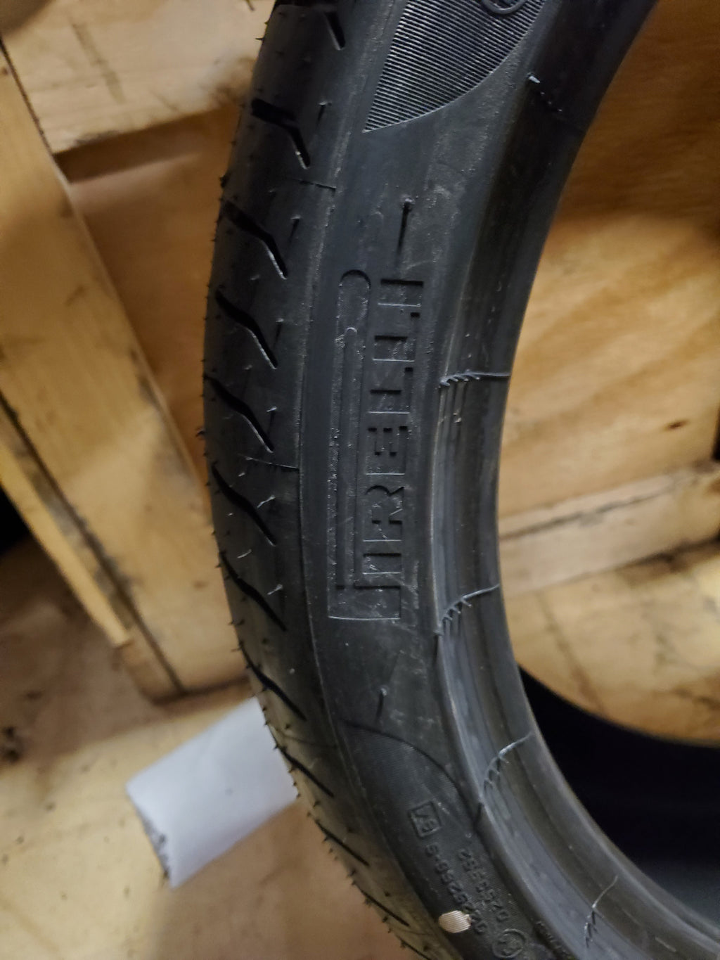 PIRELLI  P ZERO (*) BMW (RSC) RUNFLAT  BSW P  225 40 19 89Y ALL SEASON TIRE 1990700