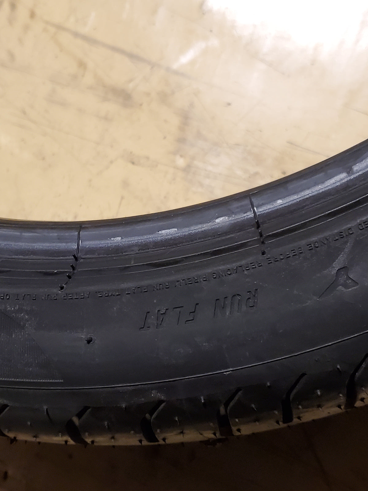 PIRELLI  P ZERO (*) BMW (RSC) RUNFLAT  BSW P  225 40 19 89Y ALL SEASON TIRE 1990700