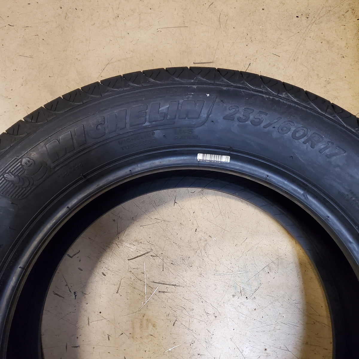 MICHELIN DEFENDER T+H BSW P 235 60 17 102H TOURING TIRE 46616