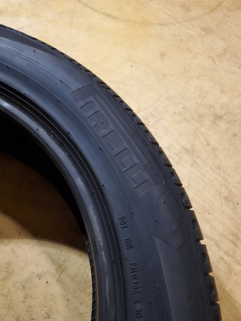NOS BLEMISH PIRELLI SCORPION STRADA AS P 235 55 20 102H SL TIRE 2798800
