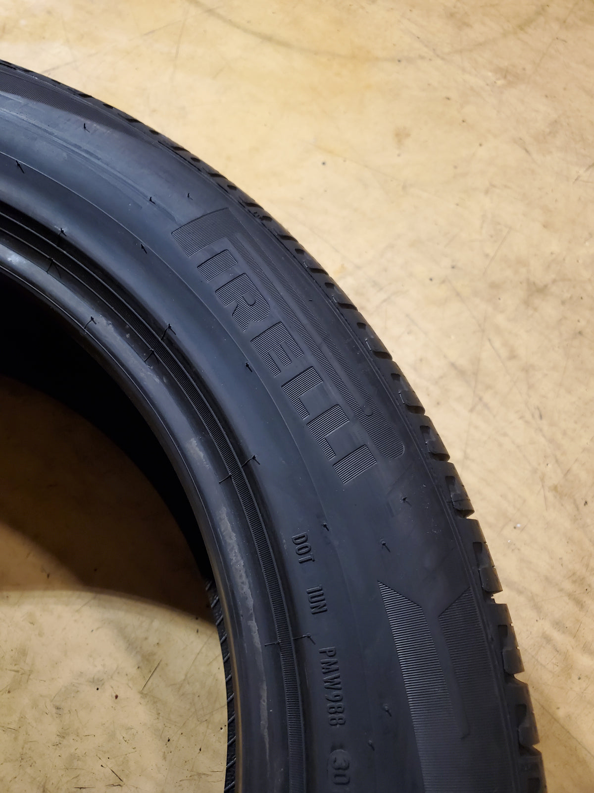 NOS BLEMISH PIRELLI SCORPION STRADA AS P 235 55 20 102H SL TIRE 2798800
