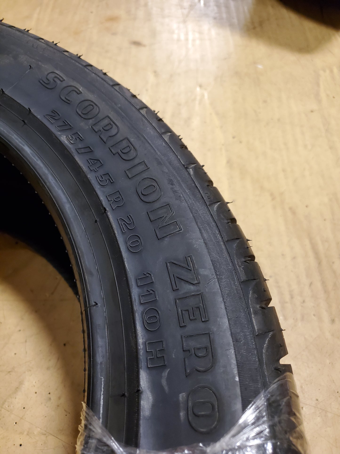 NOS PIRELLI SCORPION ZERO (AO) AUDI P 275 45 20 110H XL ALL SEASON TIRE 1748200
