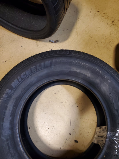 OLD STOCK MICHELIN DEFENDER LTX M/S BSW LT 285 65 18 125/122R HIGHWAY TIRE 63733