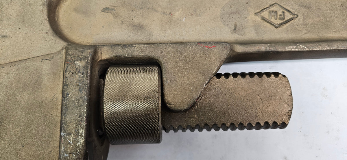 AMPCO W-216 NON-SPARKING NON-MAGNETIC PIPE WRENCH ALUMINUM BRONZE 48" OAL