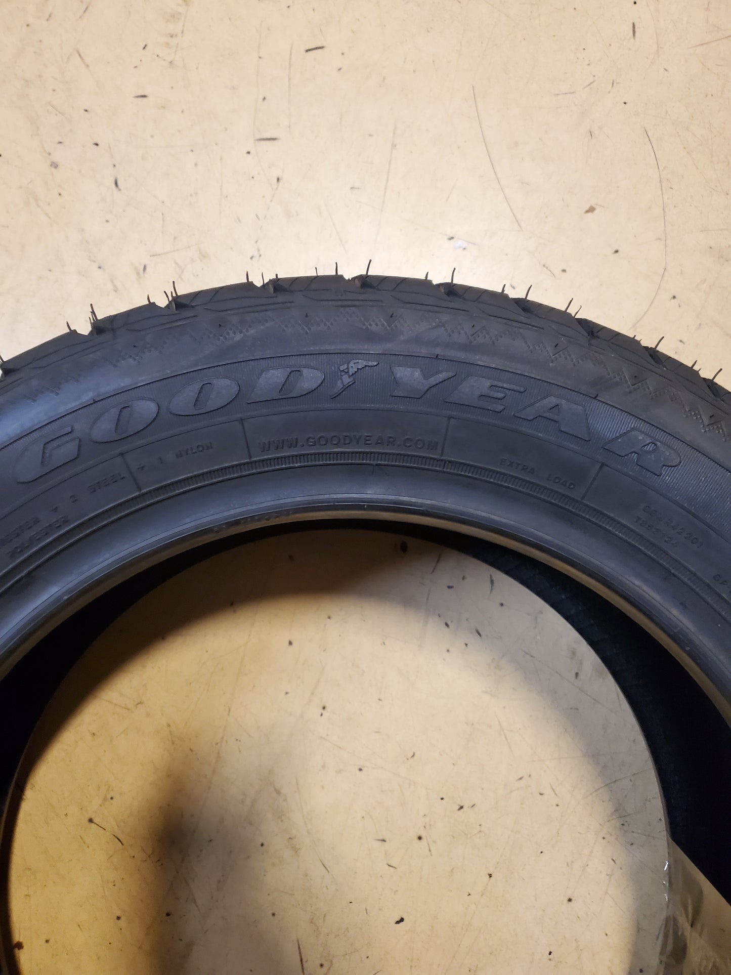 NOS GOODYEAR ULTRA GRIP ICE WRT BSW P 205 55 16 94T XL WINTER TIRE 217091