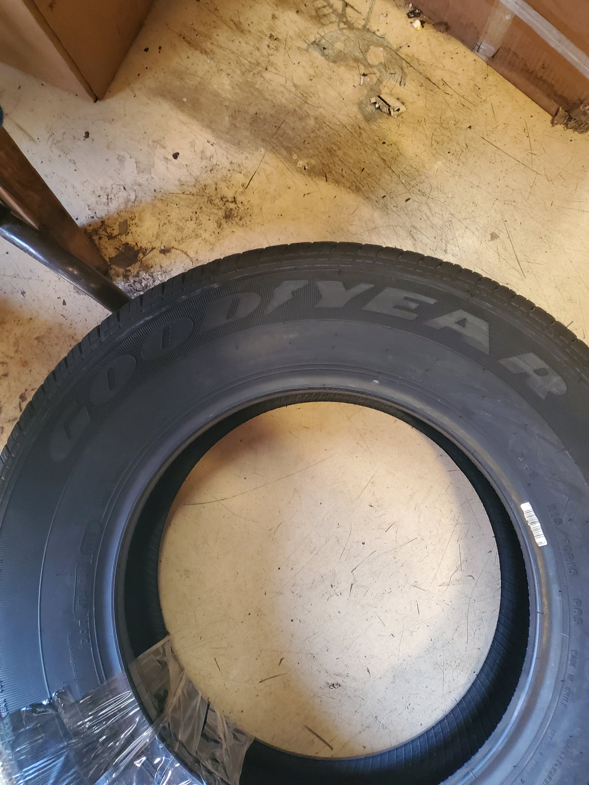 NOS GOODYEAR  GOODYEAR INTEGRITY BSW P 215 70 15 98S ALL SEASON TIRE 402282047