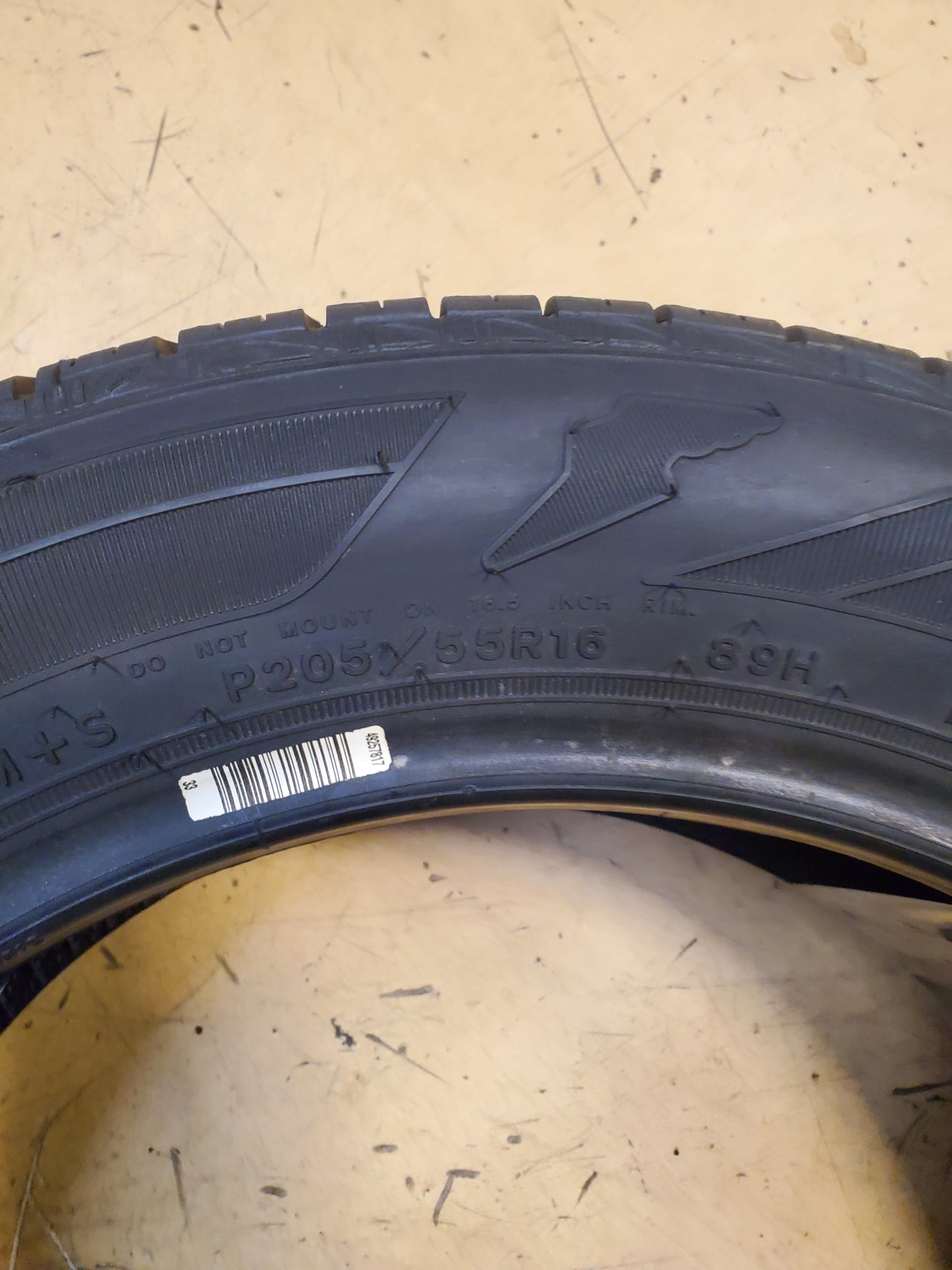 NOS GOODYEAR ASSURANCE A/S BSW P 205 55 16 89H ALL SEASON TIRE 7038053571