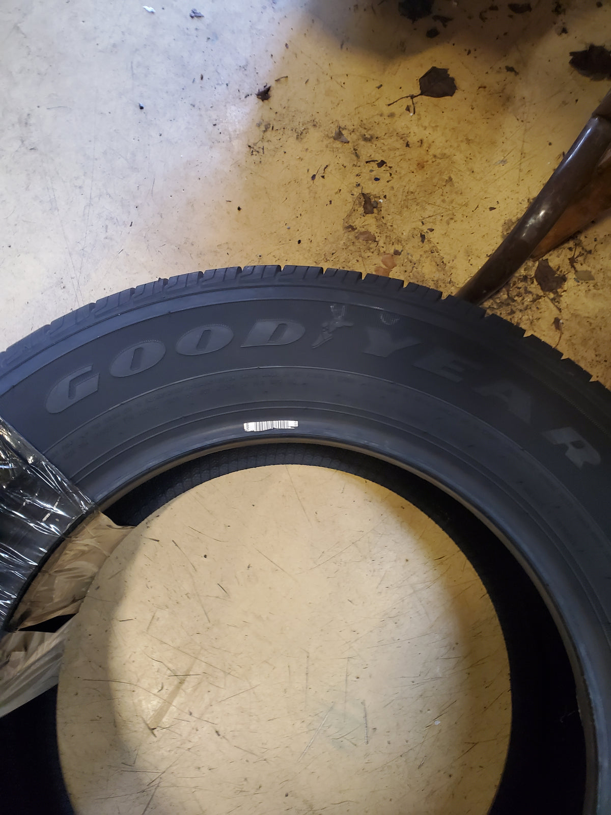 NOS GOODYEAR VIVA 3 A/S 225 60 16 98T ALL SEASON TIRE 747715378