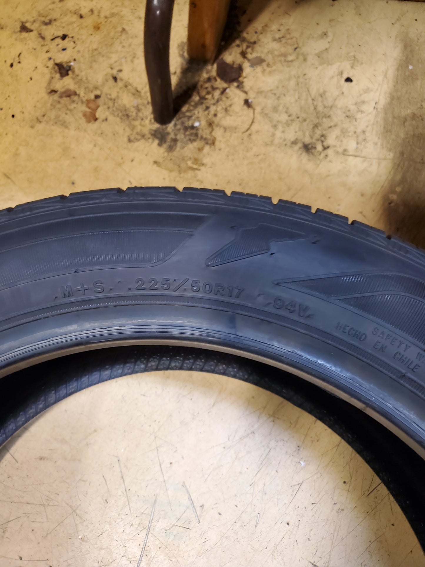 NOS GOODYEAR ASSURANCE FUEL MAX BSW P 225 50 17 94V ALL SEASON TIRE 738372571
