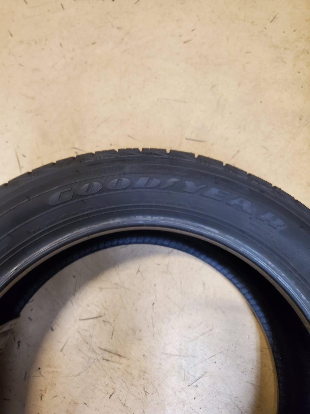 NOS GOODYEAR ASSURANCE FUEL MAX BSW P 225 50 17 94V ALL SEASON TIRE 738372571