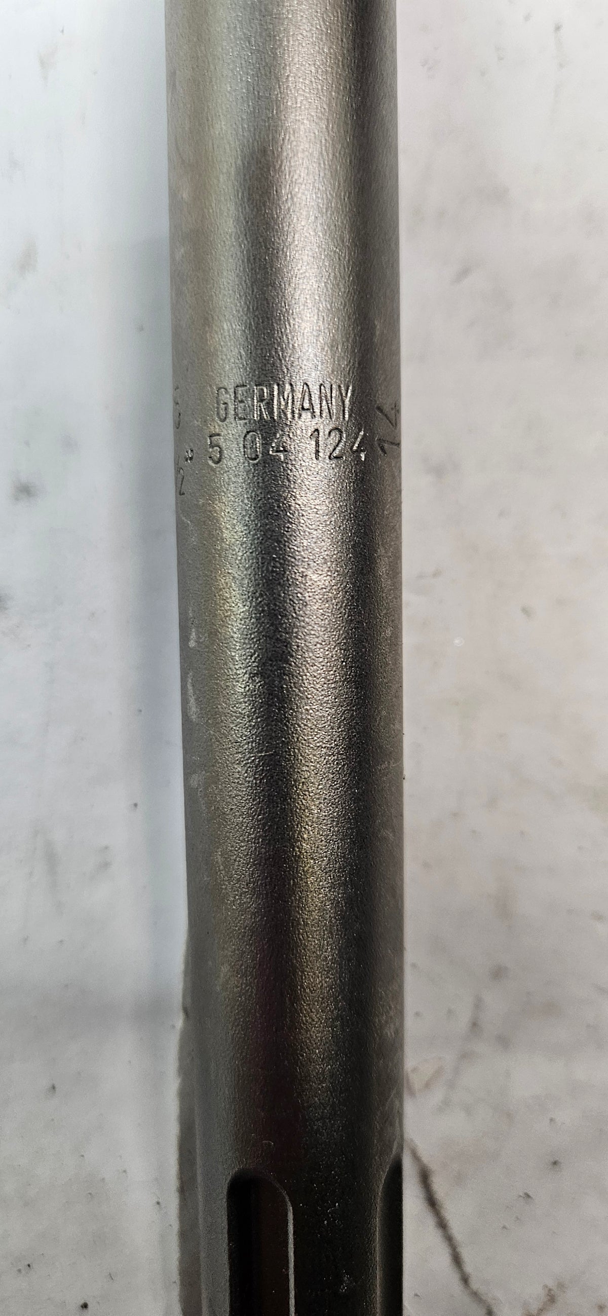 HITACHI 724956M 2-1/2" X 22" SDS MAX THRU-HOLE CORE BIT