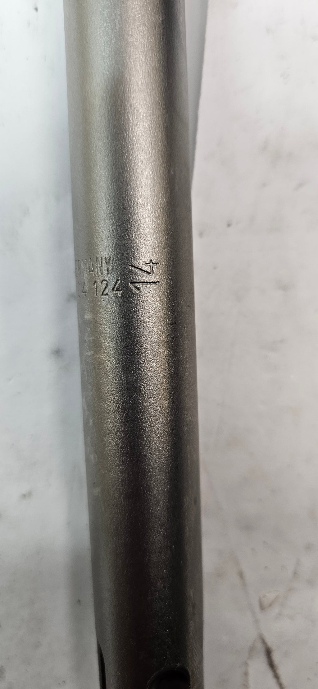 HITACHI 724956M 2-1/2" X 22" SDS MAX THRU-HOLE CORE BIT