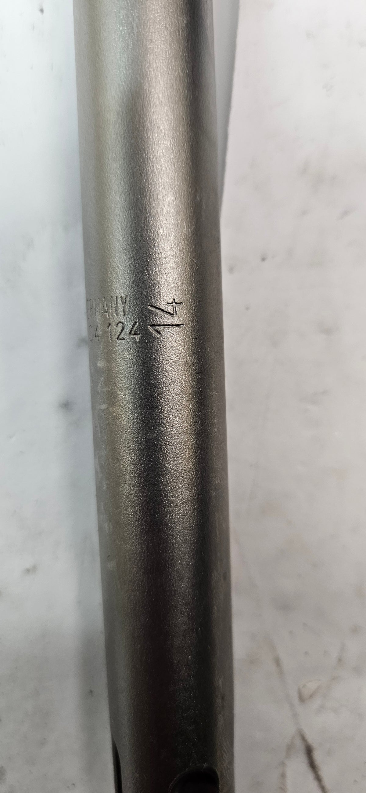 HITACHI 724956M 2-1/2" X 22" SDS MAX THRU-HOLE CORE BIT