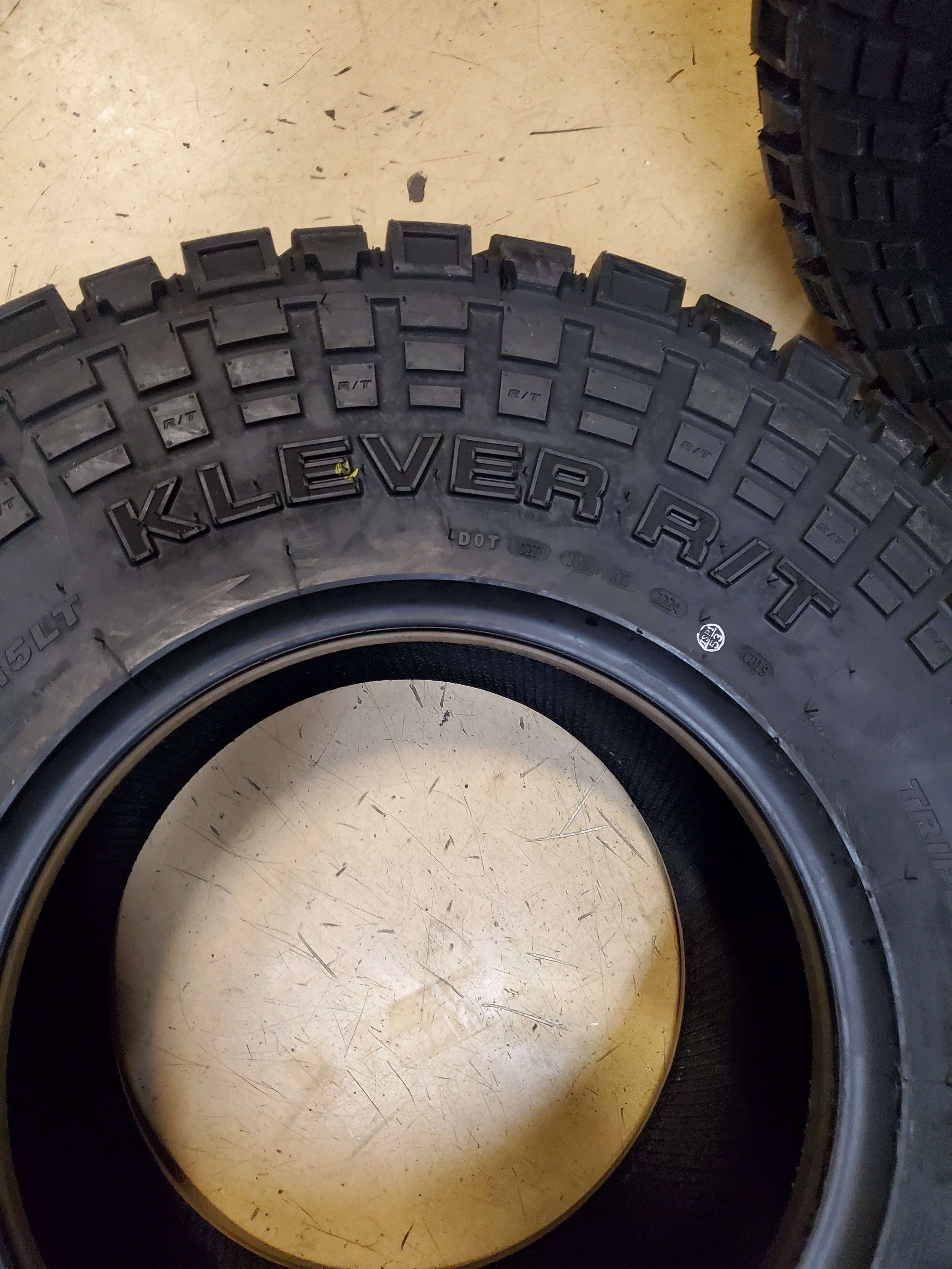 KENDA KLEVER R/T KR601 BSW LT 33 10.50 15 114Q RUGGED TERRAIN TIRE 601032
