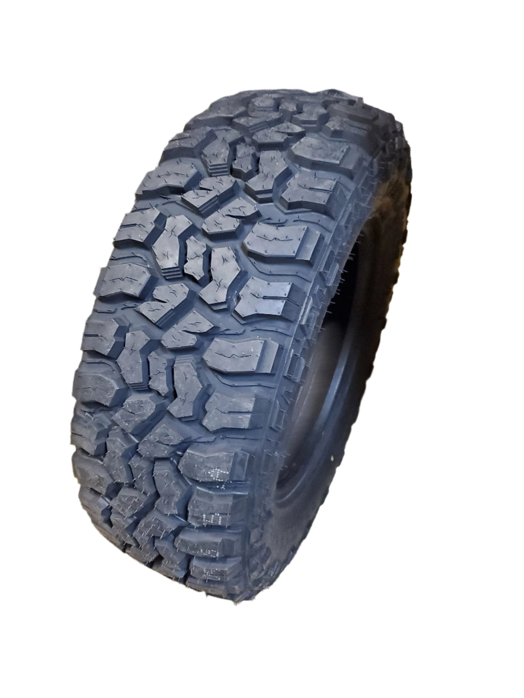 MASTERTRACK BADLANDS M/T BSW LT 275/70R18 125/122Q MUD TIRE MASTMT004