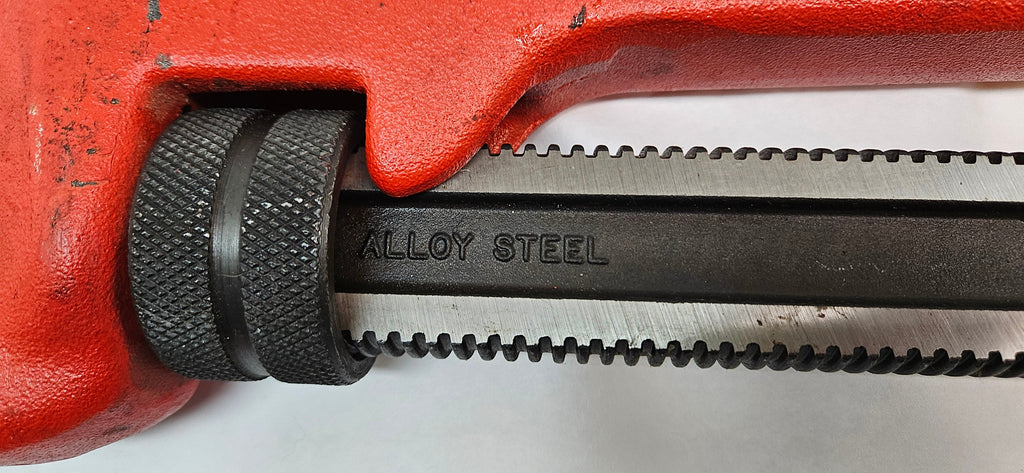 RIDGID 31040 48" HEAVY-DUTY STRAIGHT PIPE WRENCH, 6" PIPE CAPACITY, RED