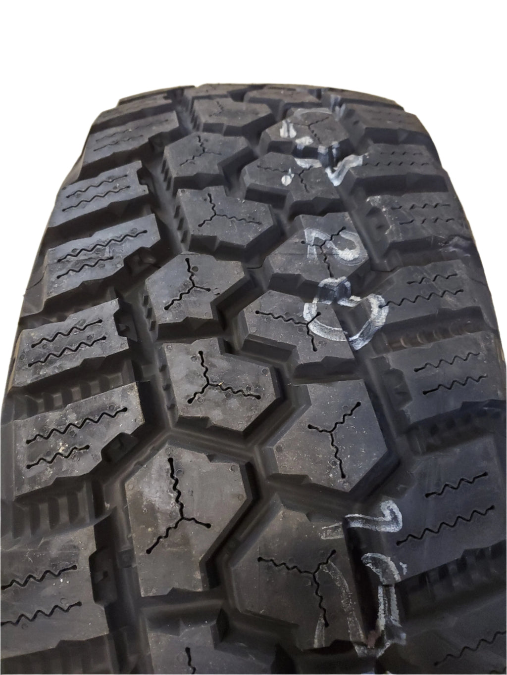 COOPER DISCOVERER RUGGED TREK P 265 70 17 116T XL RUGGED TERRAIN TIRE 171101005