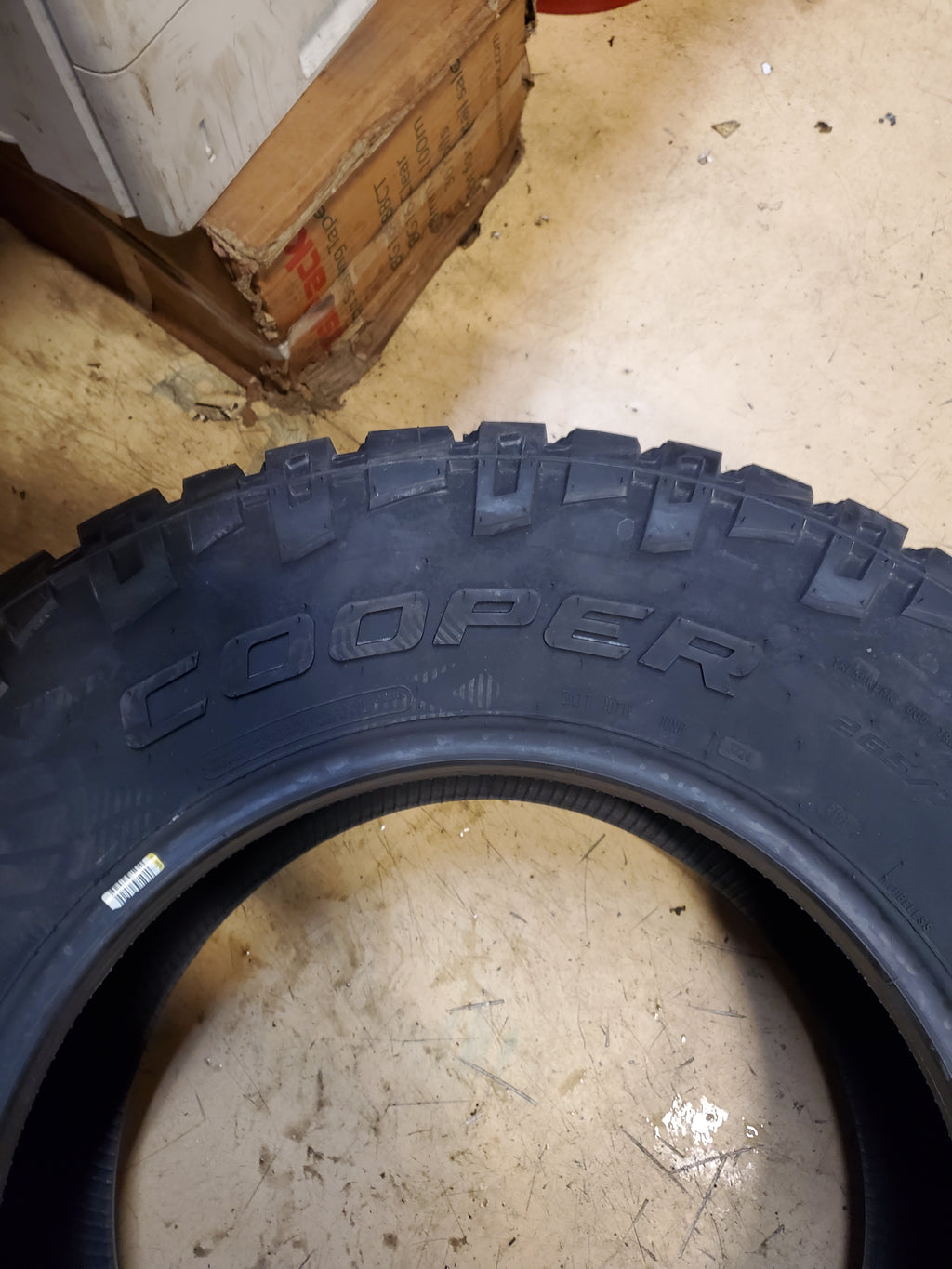 COOPER DISCOVERER RUGGED TREK P 265 70 17 116T XL RUGGED TERRAIN TIRE 171101005