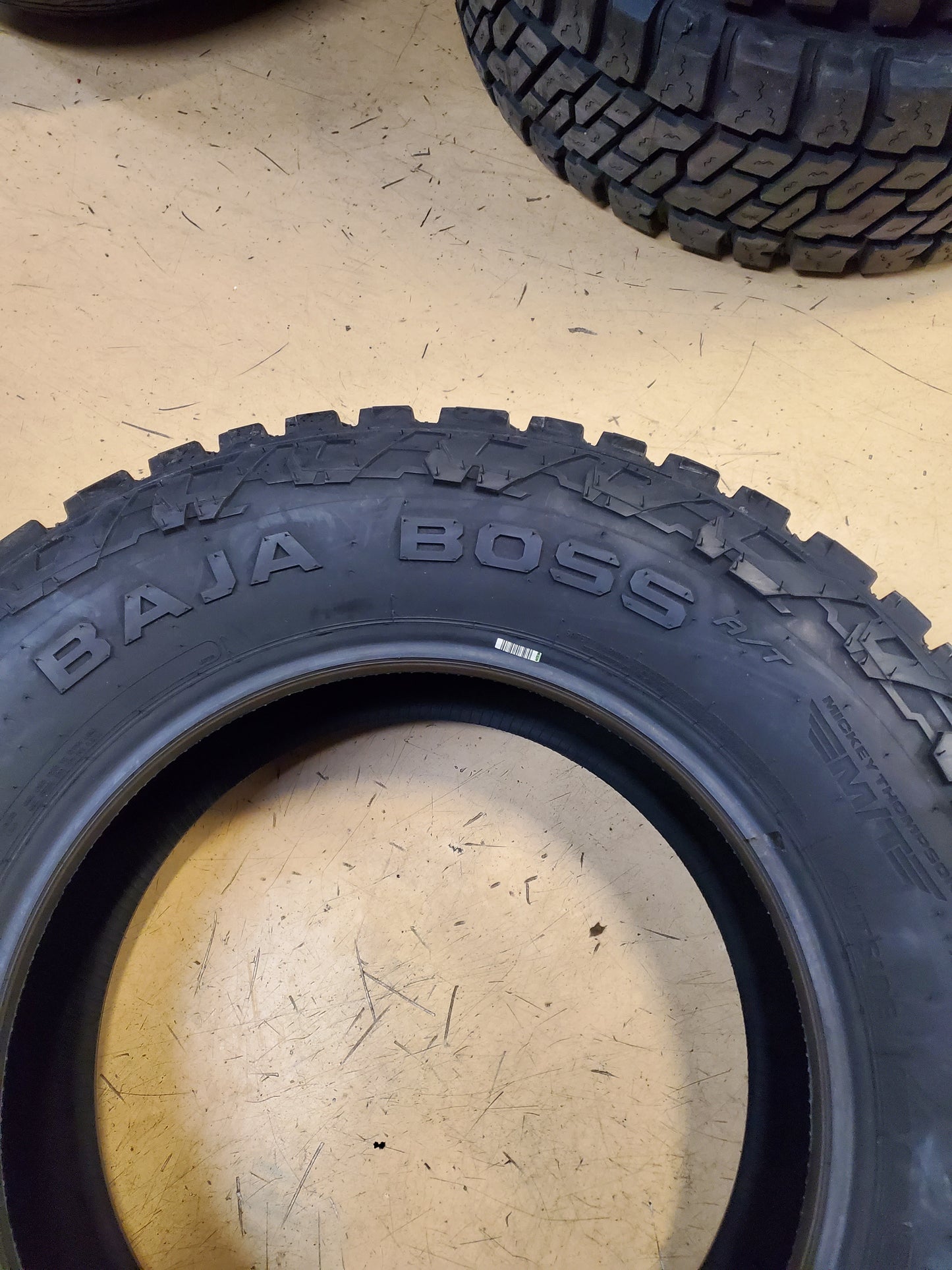 MICKEY THOMPSON BAJA BOSS A/T BSW P 275 65 18 116T ALL TERRAIN TIRE 340010003