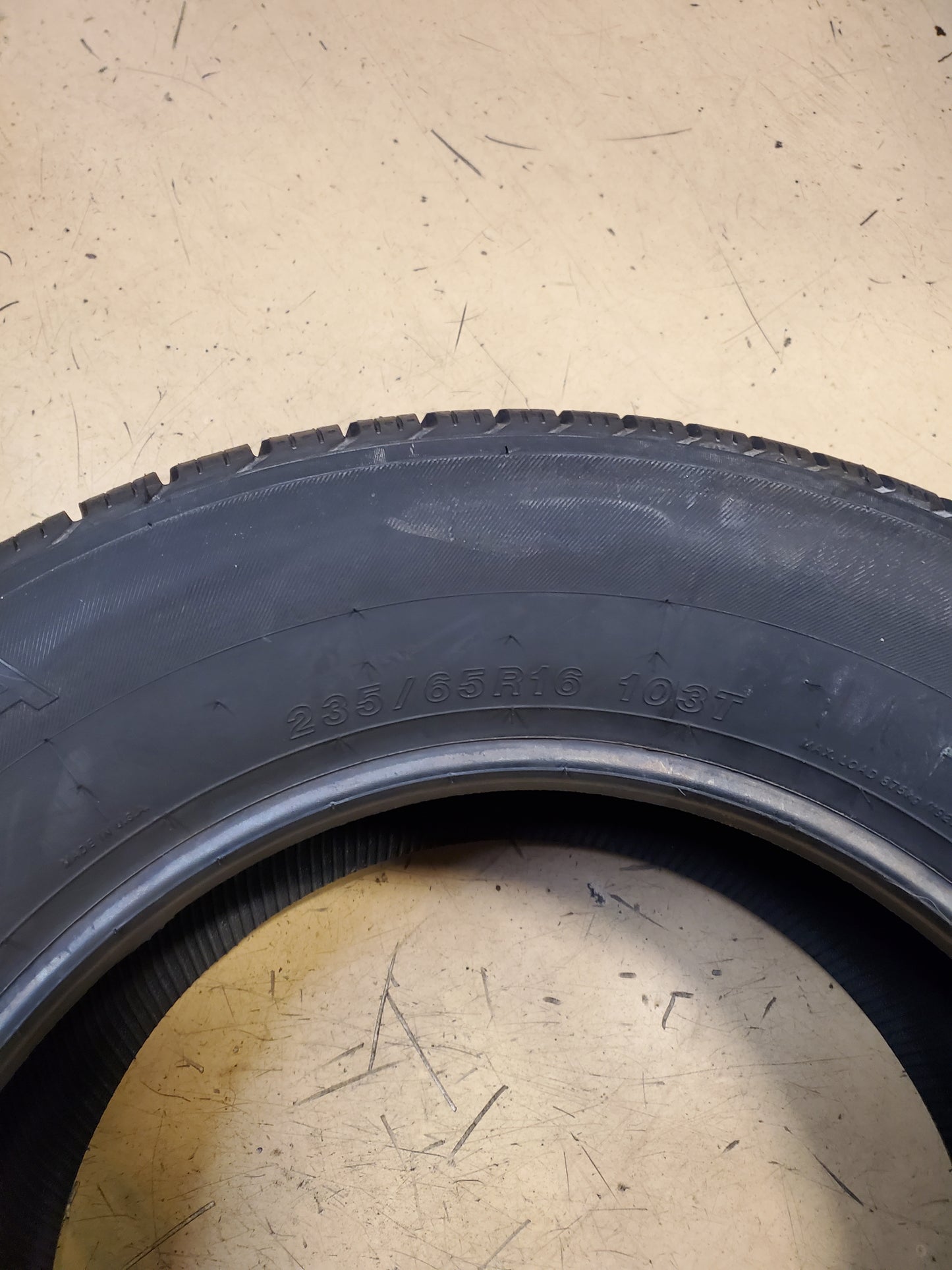 YOKOHAMA AVID TOURING-S BSW P 235 65 16 103T ALL SEASON TIRE 110131824