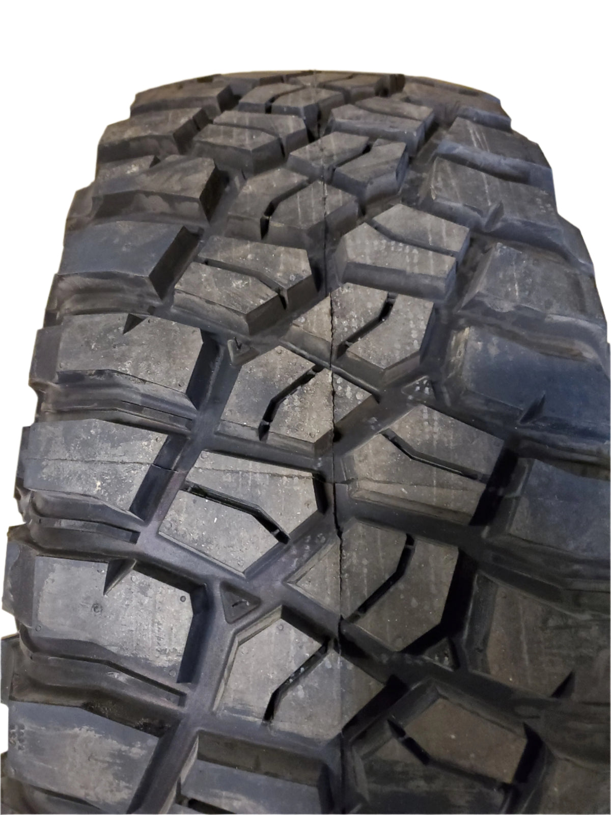 BFGOODRICH MUD TERRAIN T/A KM3 BSW LT  37 13.50 17 121Q 10 PLY MUD TIRE 79851