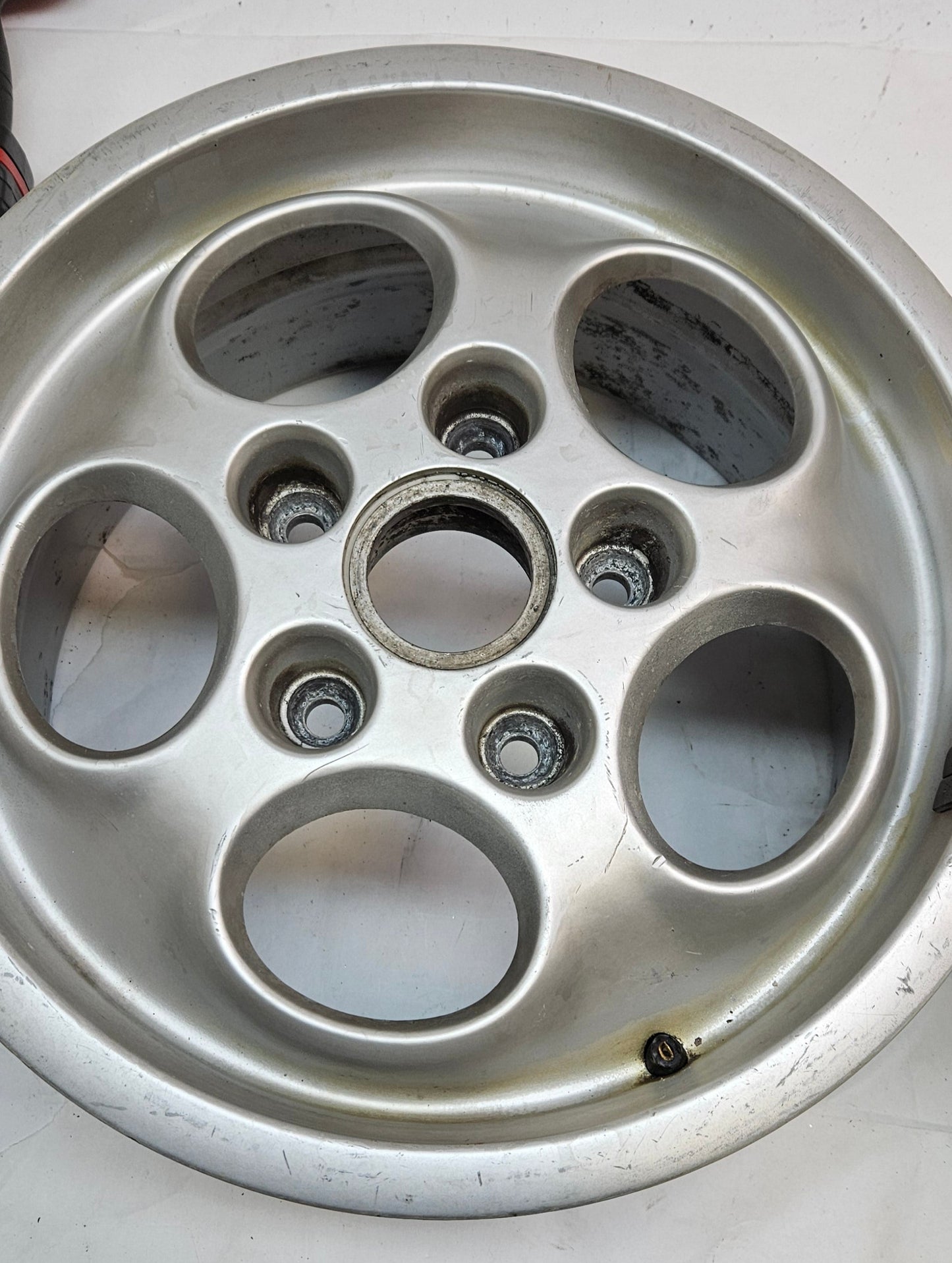 USED PAIR PORSCHE 944 95136211601 H 67206 TURBO LATE OFFSET WHEELS 16X8 ET 52.3
