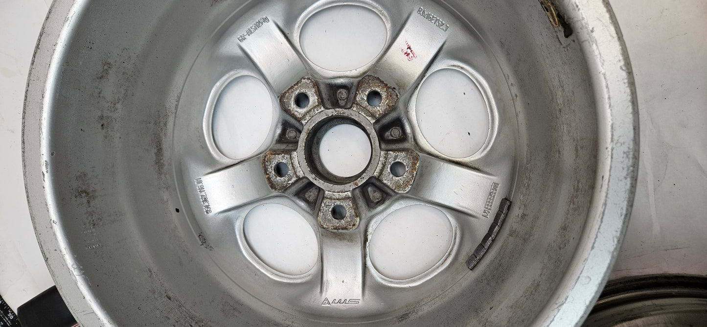 USED PAIR PORSCHE 944 95136211601 H 67206 TURBO LATE OFFSET WHEELS 16X8 ET 52.3