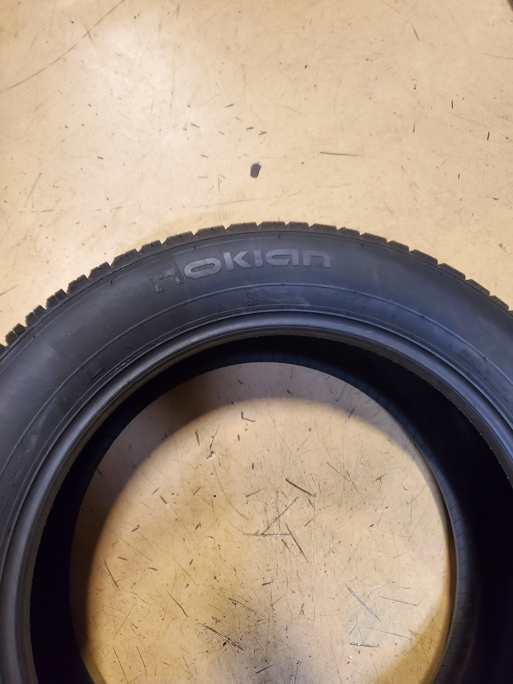 NOS NOKIAN ENTYRE 2.0 BSW P 235 55 18 104V XL ALL SEASON TIRE T429379