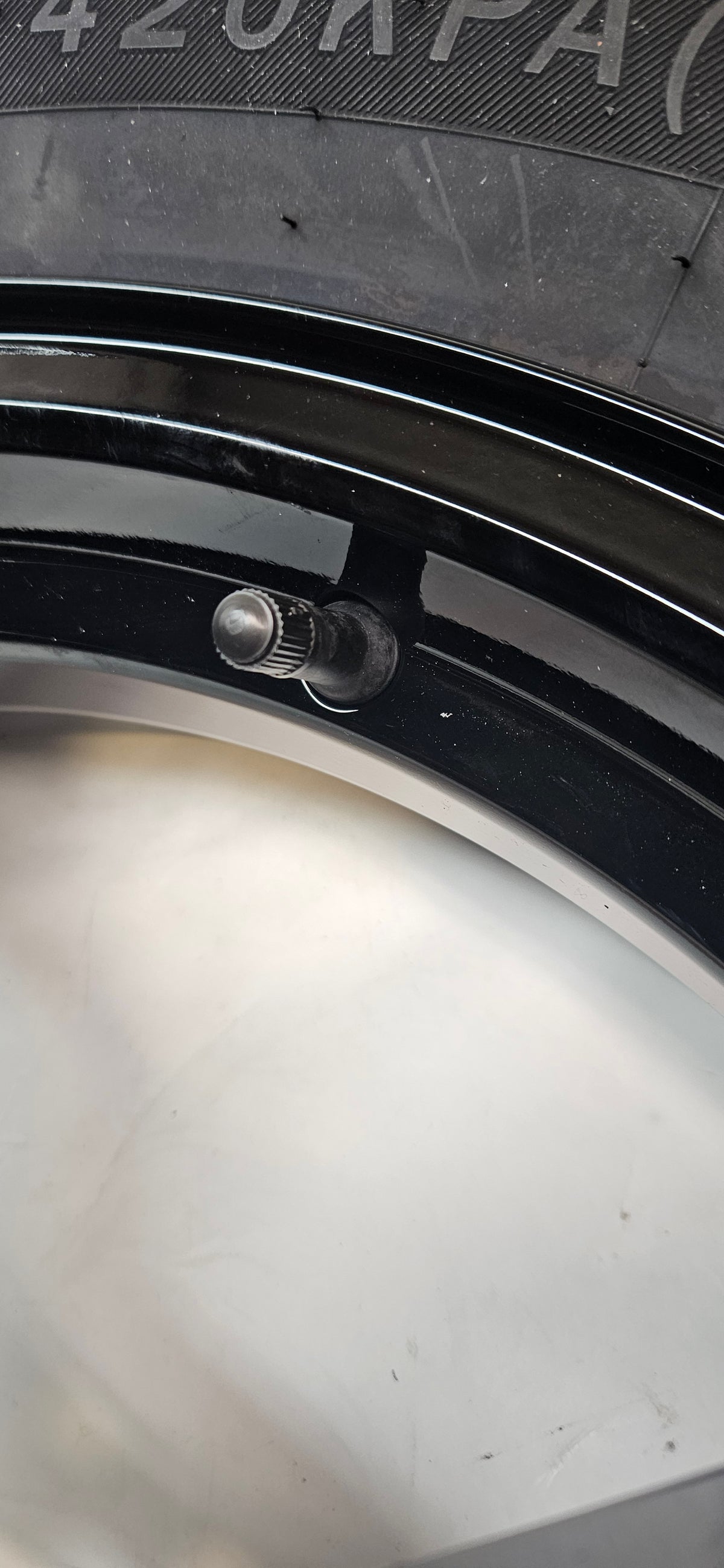 MODERN SPARE LINGLONG T010NB SPARE TIRE AND COMPLETE ACCESSORY KIT (POSSIBLY) FOR 2019-2025 BMW X4 (G02) OR 2020-2024 Ford Mach-E (Non GT) MODELS