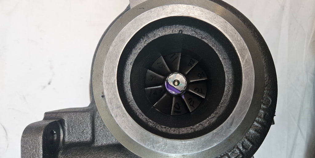 DZ108168 GENUINE JOHN DEERE S200 TURBOCHARGER 24 VOLTS WITH ACTUATOR