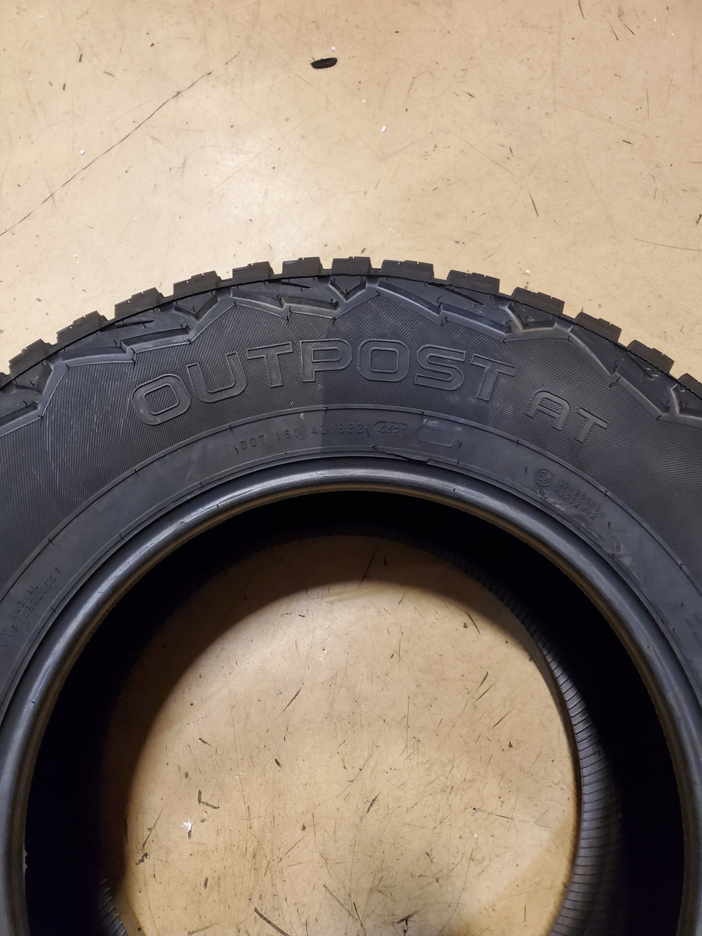 NOKIAN OUTPOST A/T BSW P 255 70 16 111T ALL TERRAIN TIRE T431882