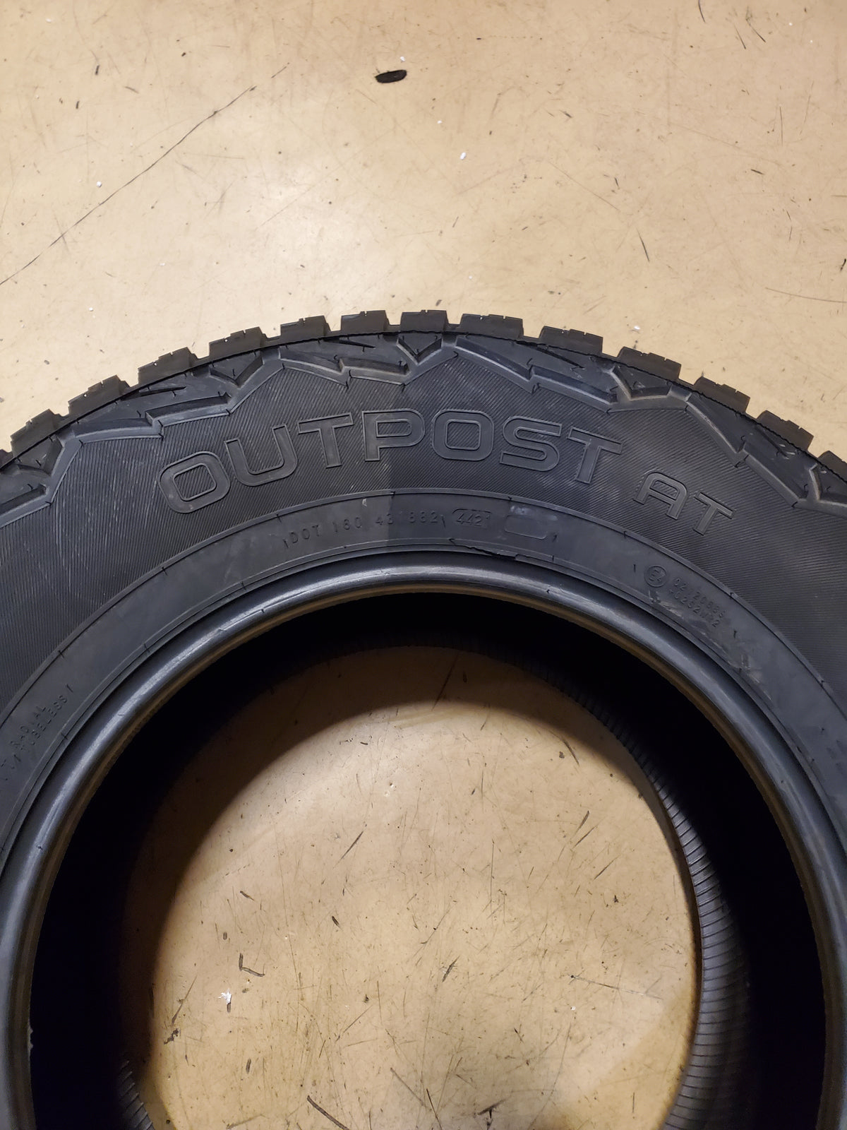 NOKIAN OUTPOST A/T BSW P 255 70 16 111T ALL TERRAIN TIRE T431882