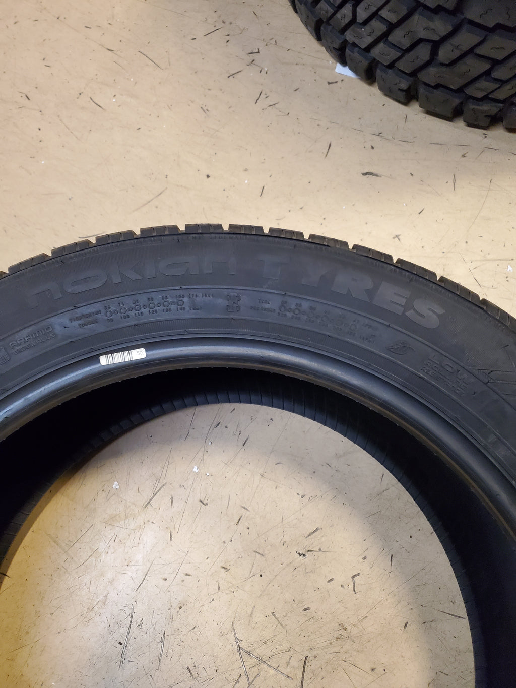 NOS NOKIAN ENTYRE C/S BSW P 265 50 20 107T ALL SEASON TIRE T430409