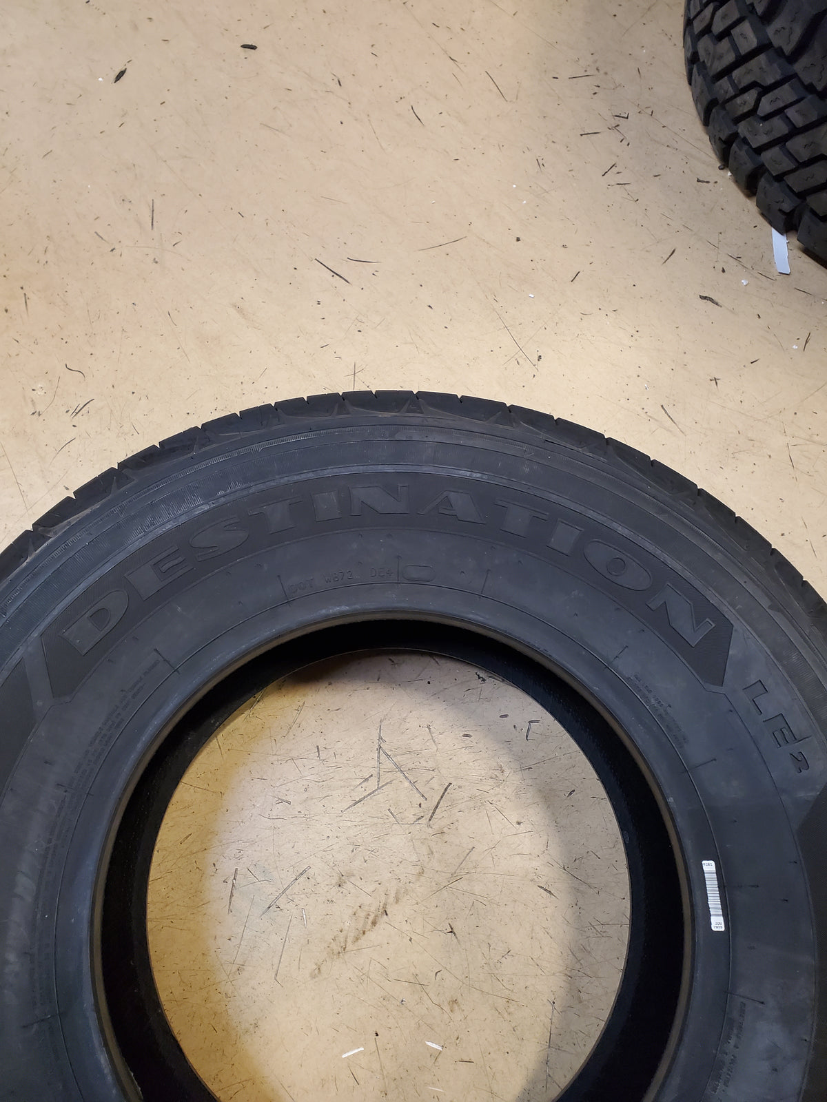 NOS FIRESTONE DESTINATION LE2 OWL P 265 70 16 111T ALL SEASON TIRE 097895