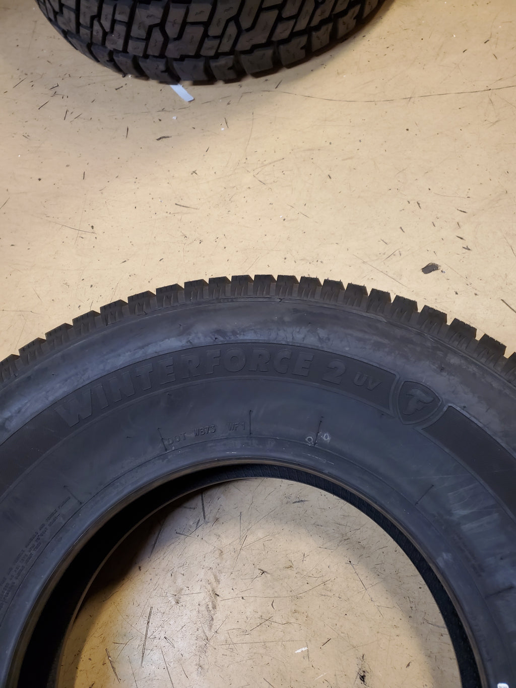 NOS FIRESTONE WINTERFORCE 2 UV BSW P 265 75 16 114S WINTER TIRE 003454