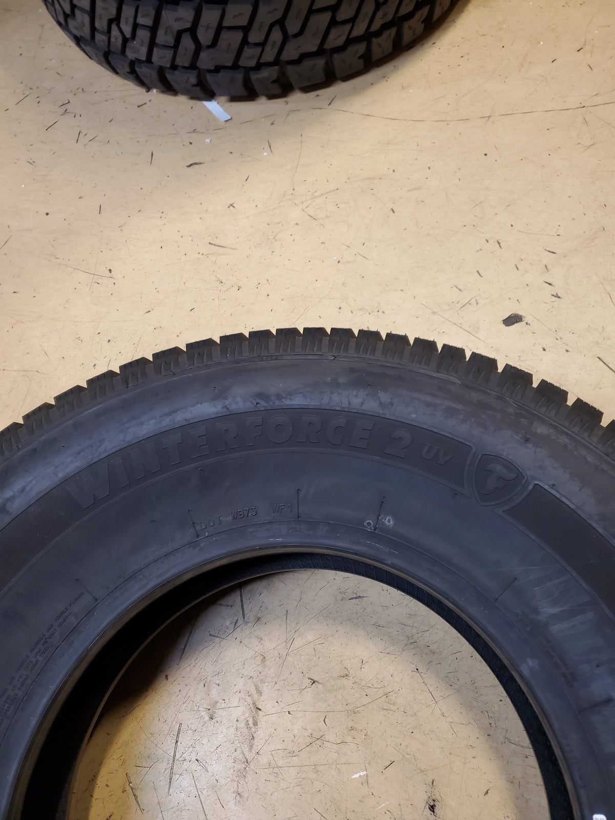 NOS FIRESTONE WINTERFORCE 2 UV BSW P 265 75 16 114S WINTER TIRE 003454