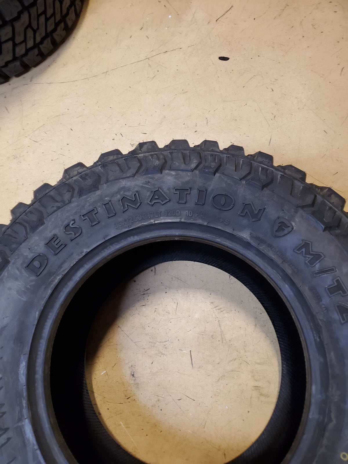 NOS FIRESTONE DESTINATION MT 2 BSW BSW LT 33 12.50 17 120Q 10PLY MUD TIRE 003815