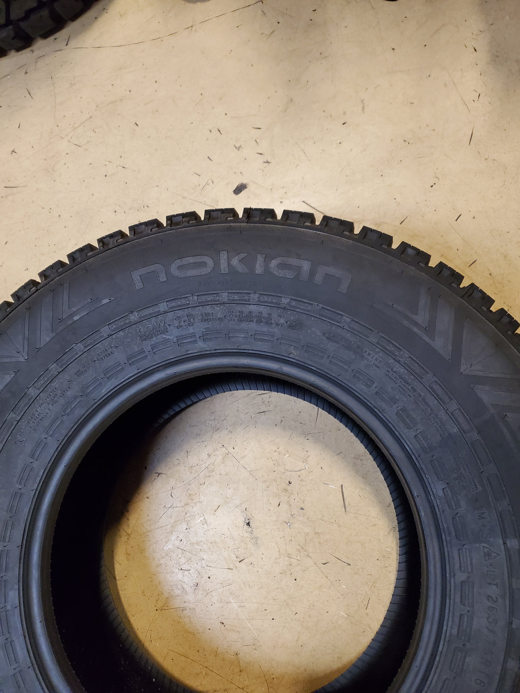 NOKIAN ROTIIVA AT PLUS BSW LT 265 75 16 123/120S 10PLY ALL TERRAIN TIRE T429390