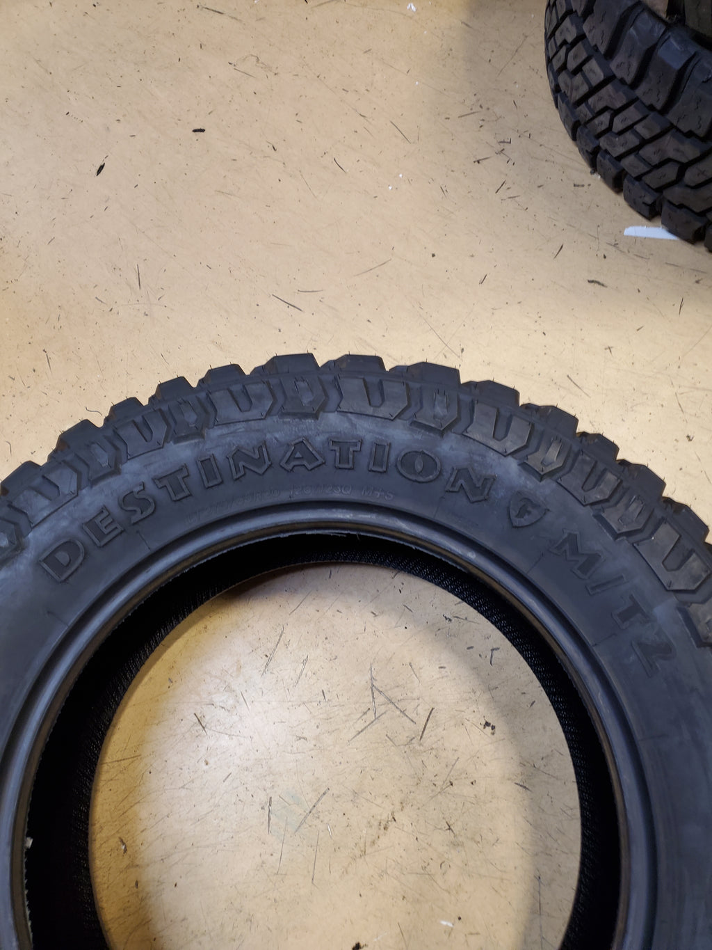 FIRESTONE DESTINATION M/T 2 BSW LT 275 65 20 126/123Q 10PLY MUD TIRE 245927