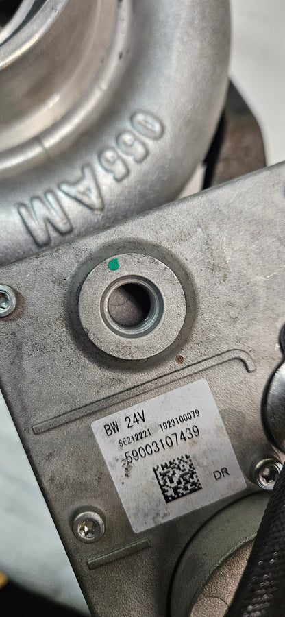 JOHN DEERE S300 TURBOCHARGER REMAN SE502346