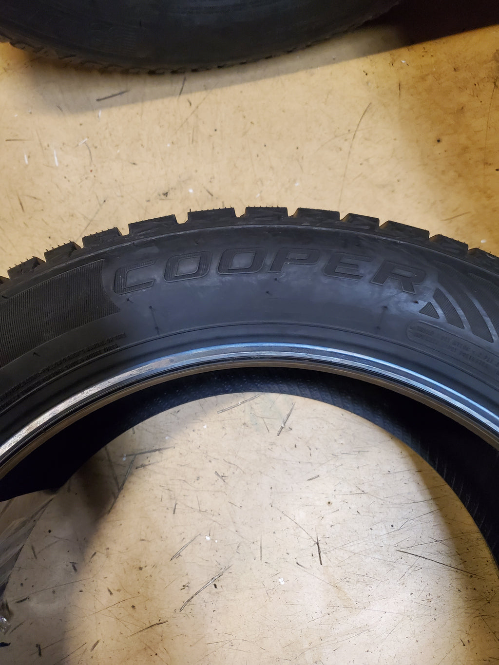 NOS COOPER DISCOVERER TRUE NORTH BSW P 235 50 18 97H WINTER TIRE 166201004