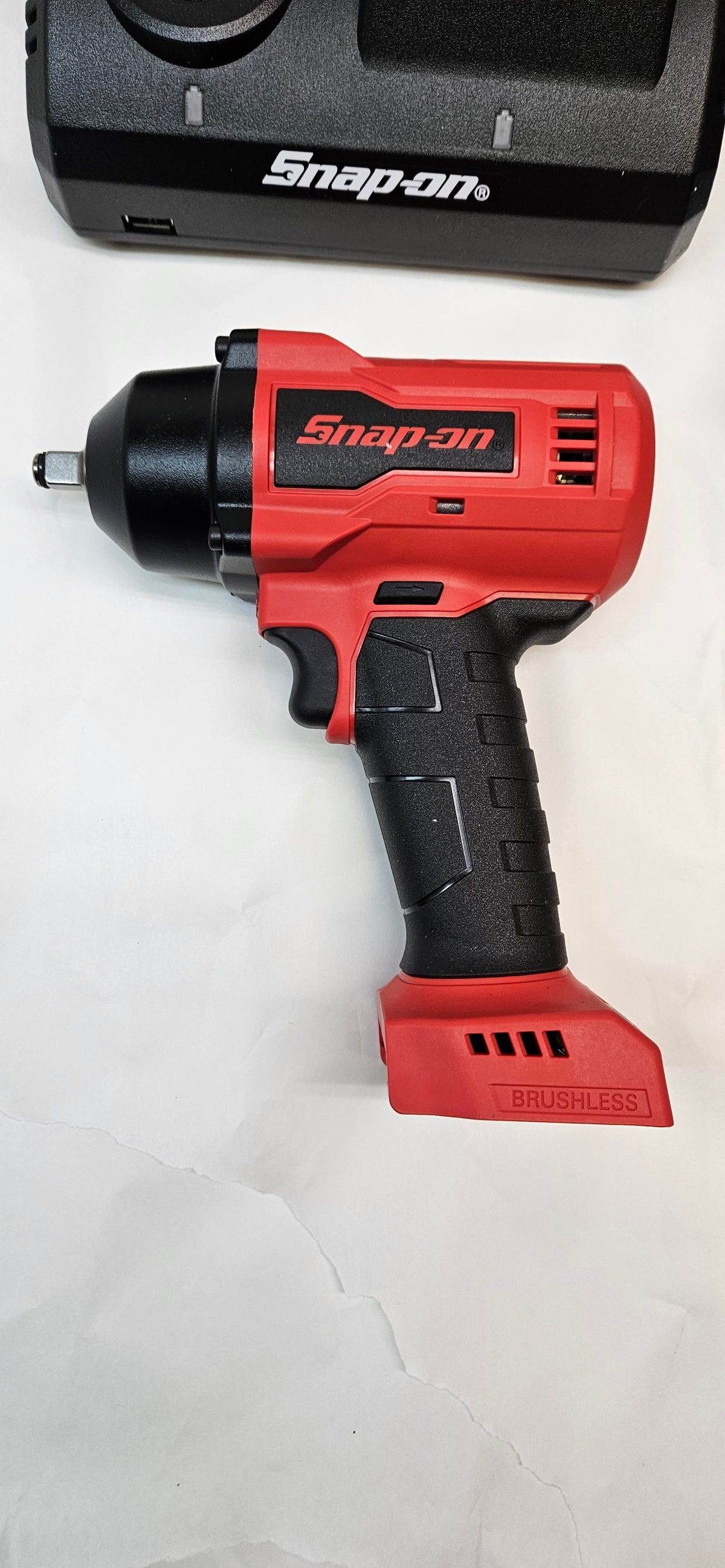 SNAP-ON CT9010K2 18 V 3/8" DRIVE MONSTERLITHIUM CORDLESS IMPACT WRENCH KIT (RED)