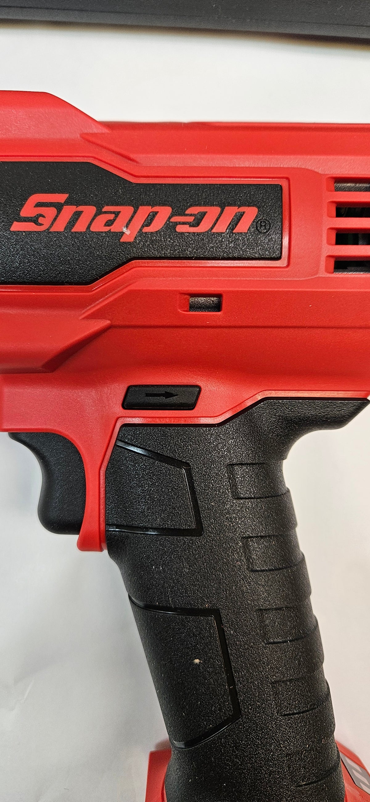 SNAP-ON CT9010K2 18 V 3/8" DRIVE MONSTERLITHIUM CORDLESS IMPACT WRENCH KIT (RED)