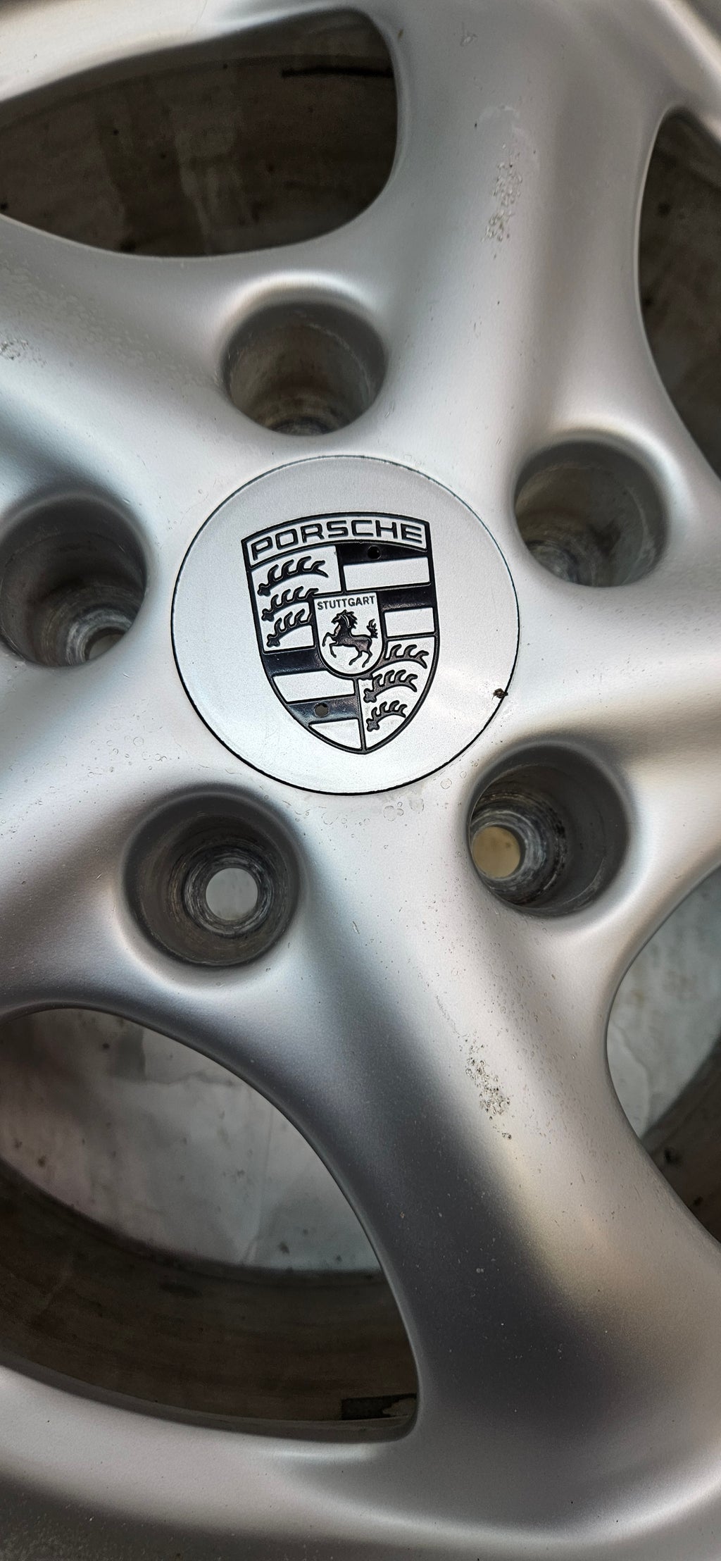 PORSCHE SET 99636212400 TWO FRONT WHEELS 7X17 ET 55 AND TWO REAR WHEELS 9X17 ET 55, FITS 911, BOXSTER 1997-2005